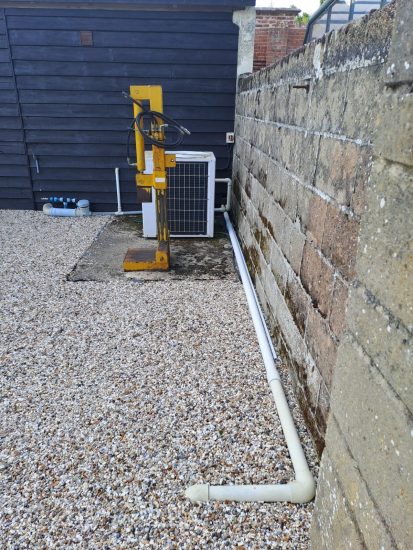 We also fault find, install and service swimming pool pumps